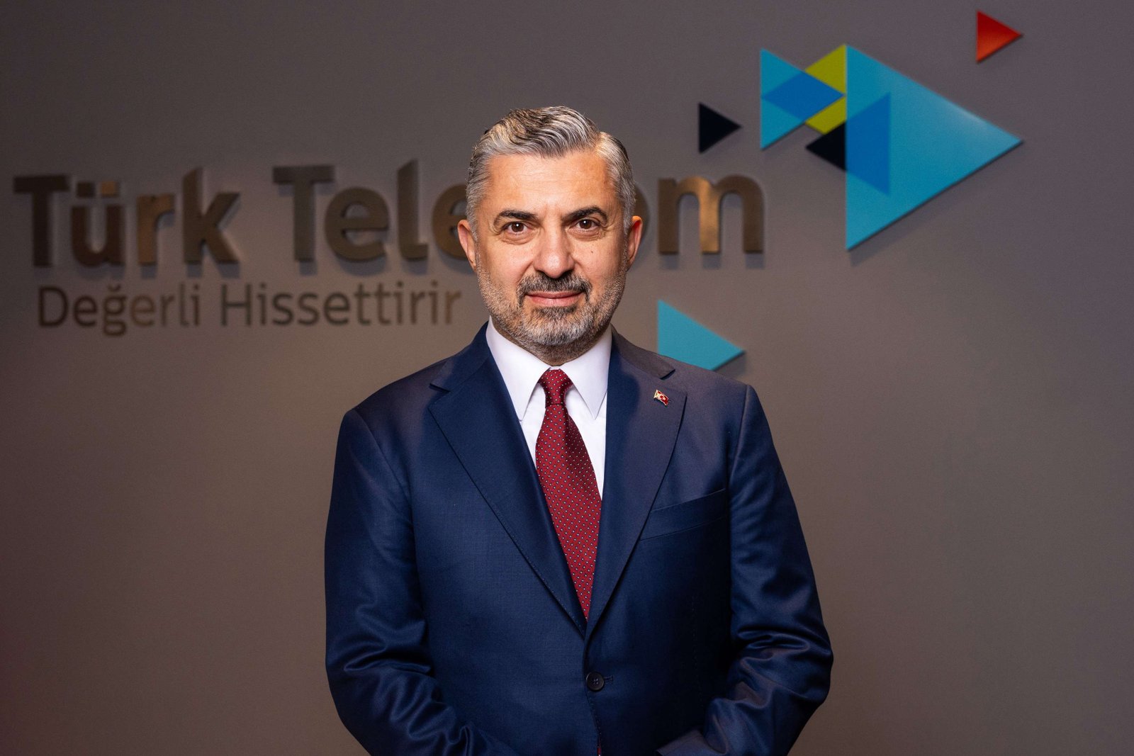 Türk Telekom yatırımlarını 17 milyar liraya yükseltti