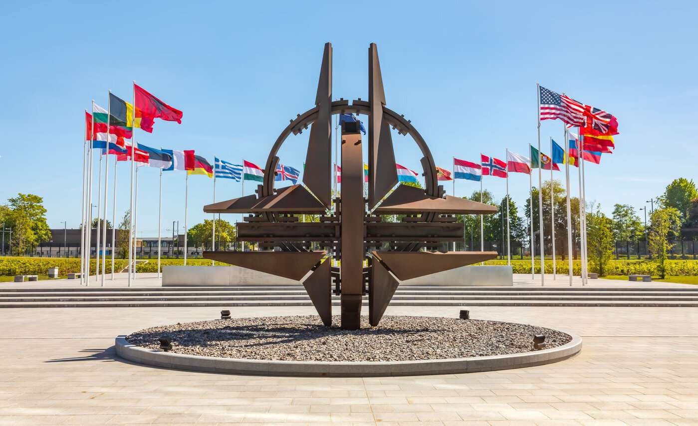 NATO, Hürmüz Boğazı'nda gemi geçişine destek seçeneğini tartışıyor