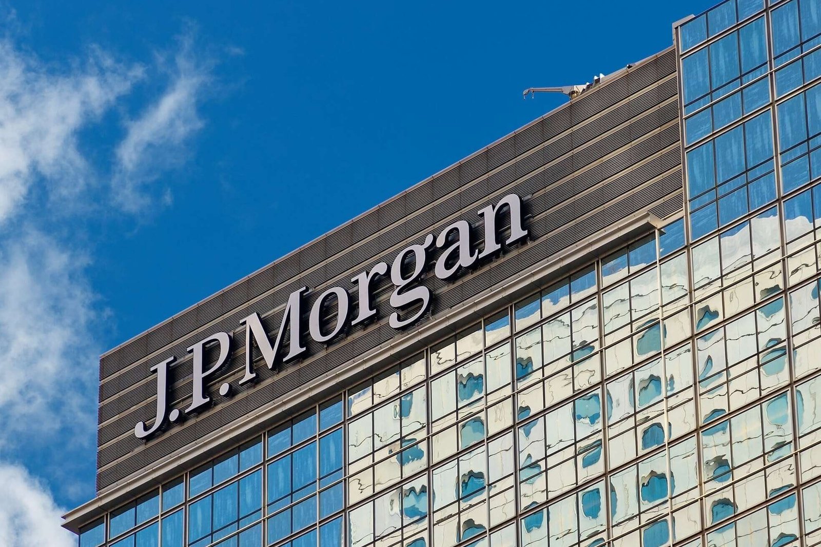 JPMorgan CEO'su Dimon'dan faiz uyarısı: Daha da yükselebilir