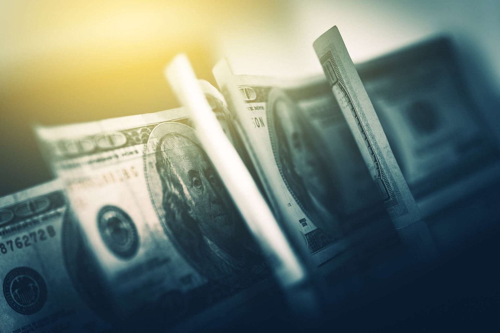 Bloomberg'den kamu bankaları lirayı savunmak için dolar sattı iddiası