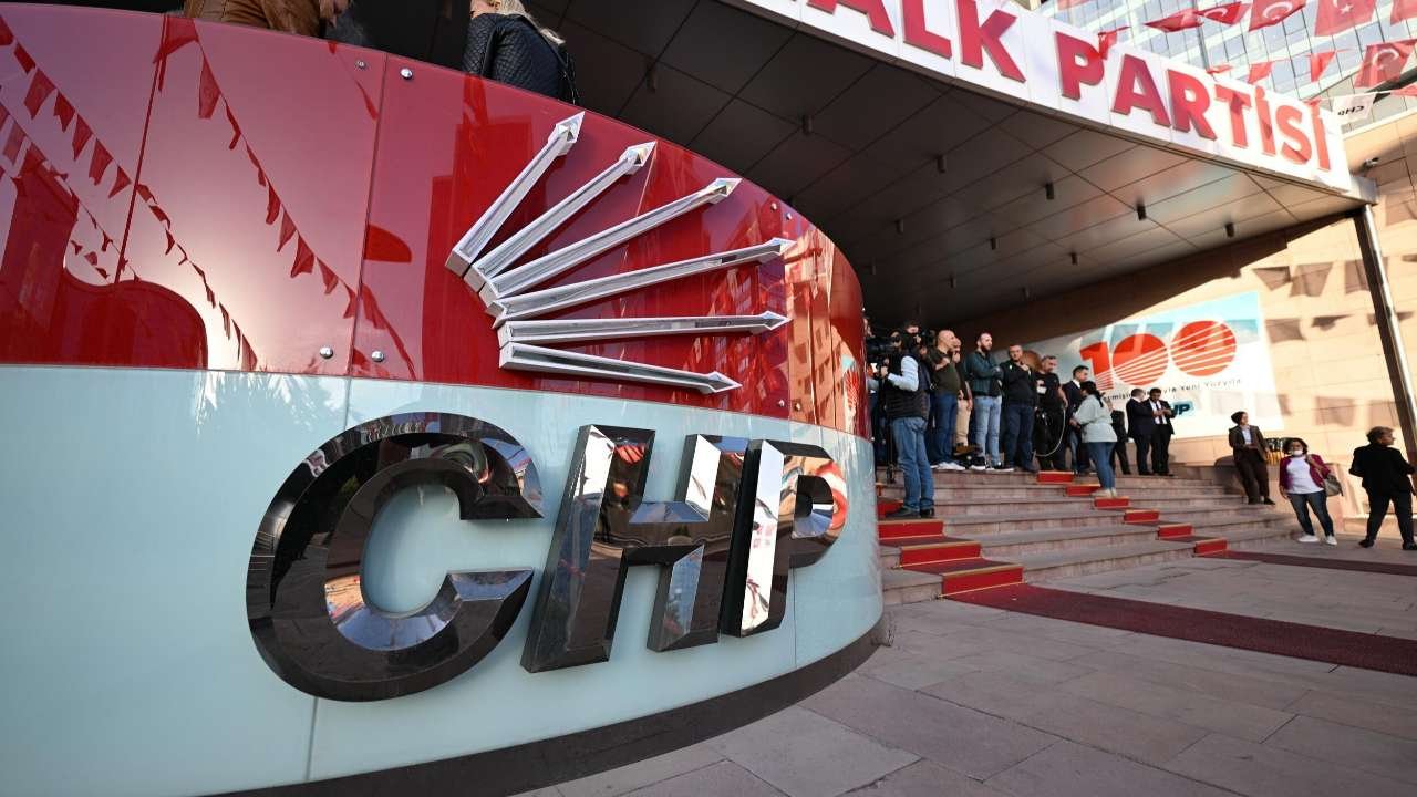 Mahkeme CHP'nin itirazını reddetti, Özel büyükşehir başkanlarıyla toplandı
