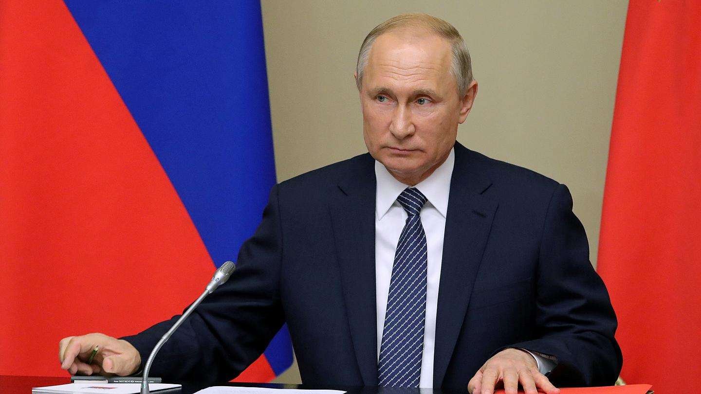 Rus yetkililer, savaş harcamaları için Putin'i uyardı 