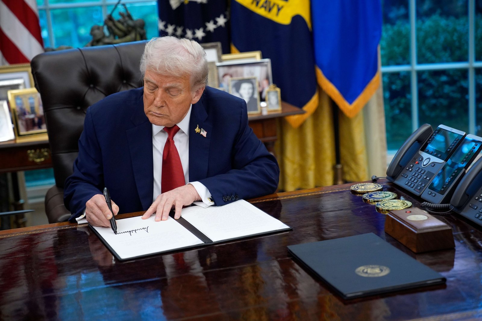 Trump, yapay zekanın yol açabileceği siber güvenlik tehditlerini ele almayı amaçlayan bir kararnameyi imzaladı