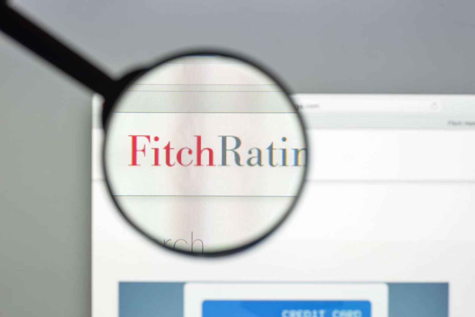 Fitch: Hürmüz Boğazı yeniden açıldığında petrol piyasası arz fazlasına dönecek
