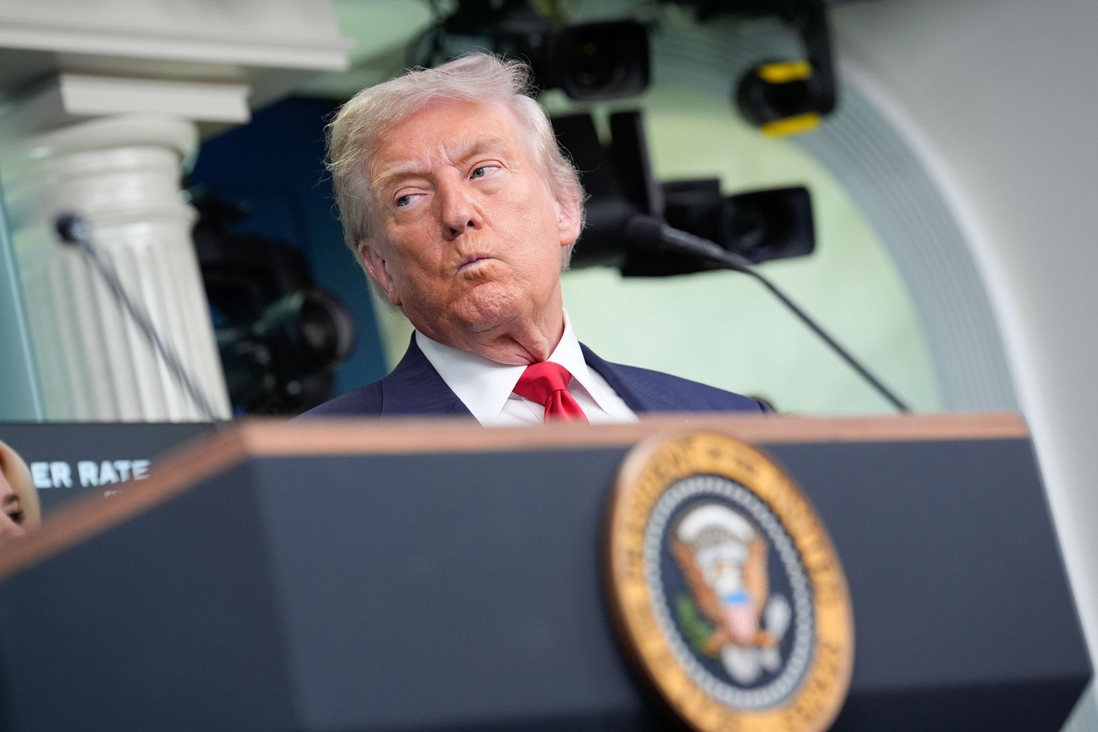 Trump, helikopterin düşmesinin sorumlusu İran