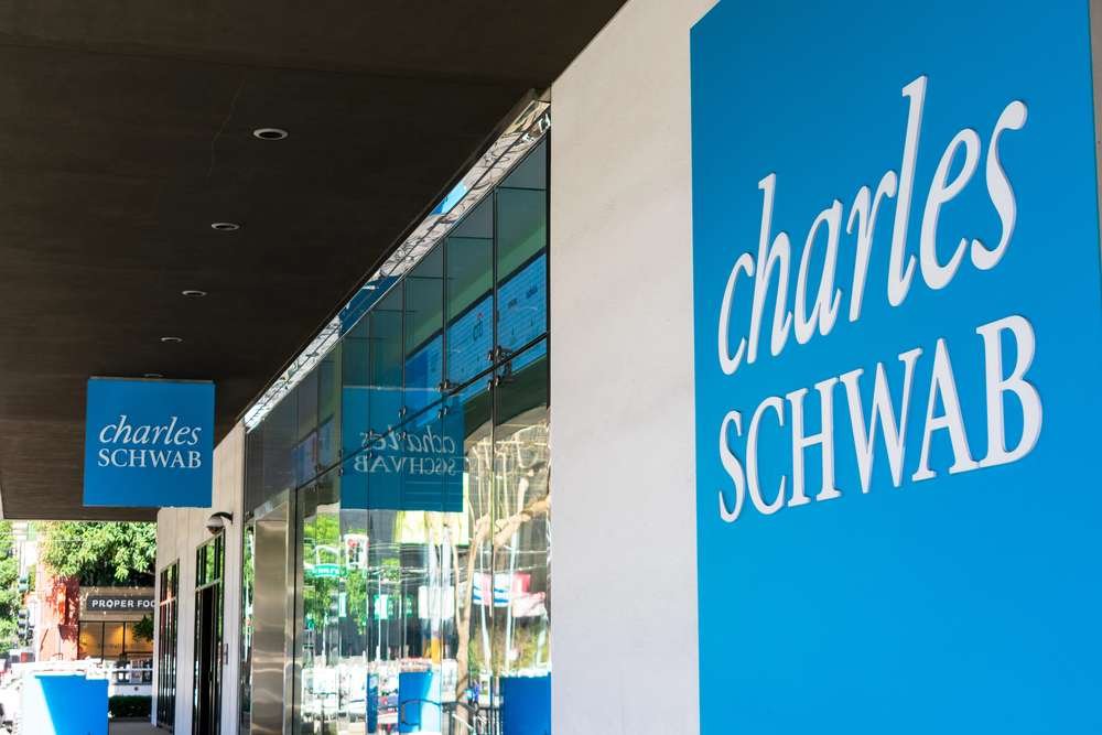 Charles Schwab, S&P 500 üzerine ikili opsiyon sözleşmeleri sunmaya hazırlanıyor