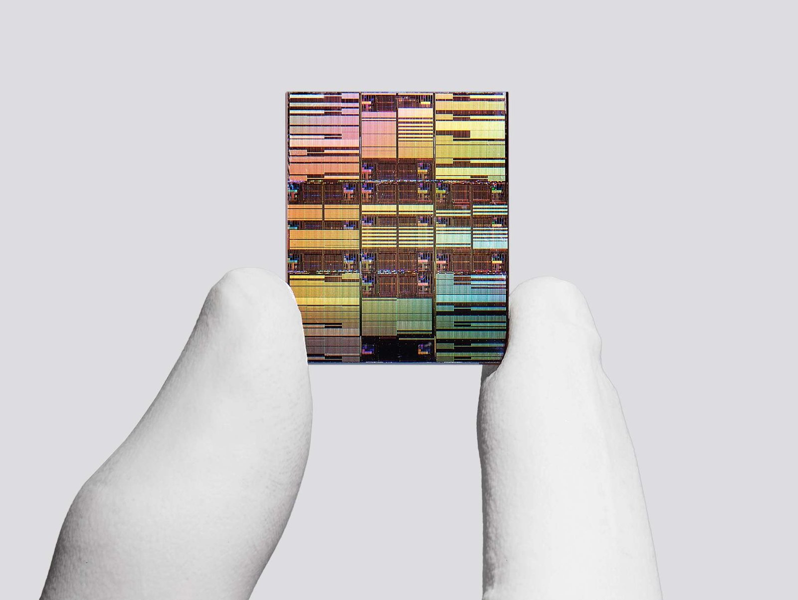 IBM, dünyanın ilk 1 nanometre altı çip teknolojisini tanıttı