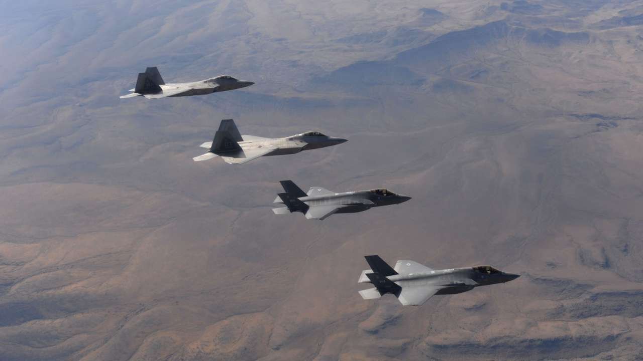 CENTCOM: Hürmüz Boğazı yakınındaki onlarca İran hedefi vuruldu