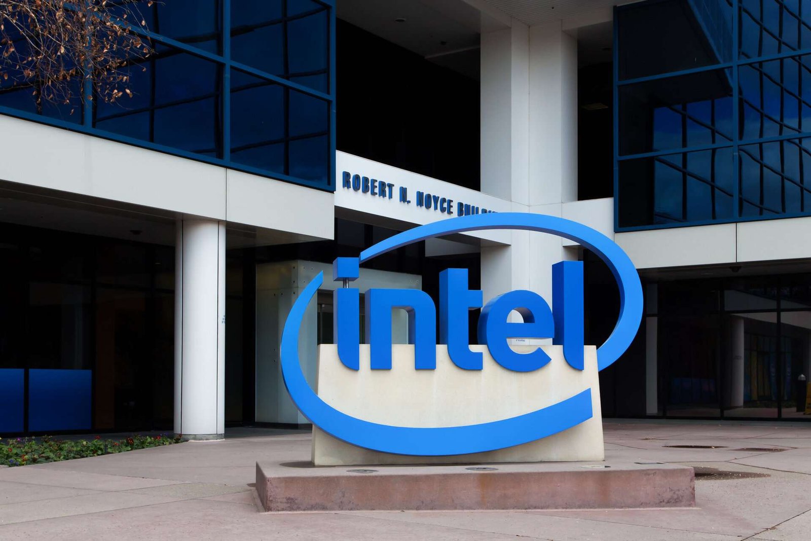 Intel bilançosu açıklandı; kar ve gelir beklentileri aştı