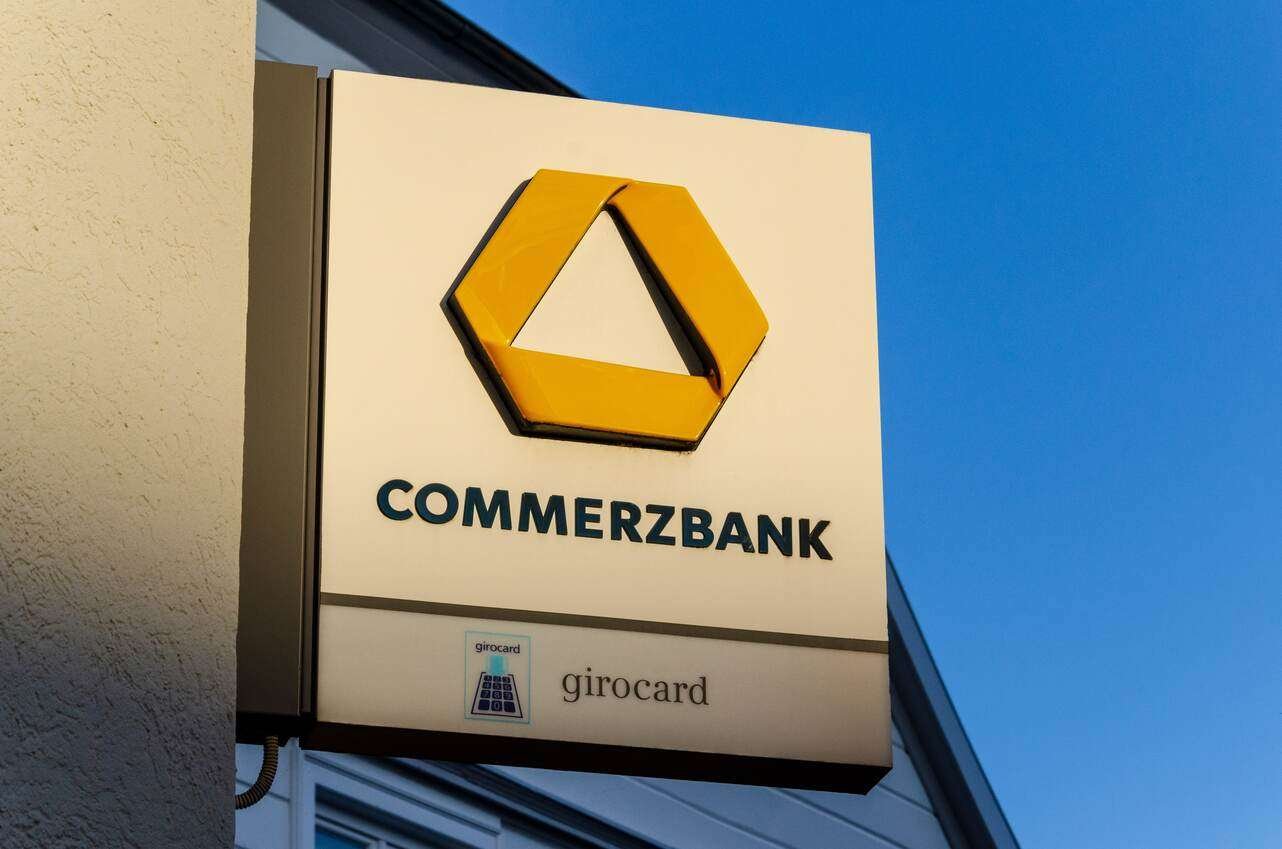 Commerzbank altın başta olmak üzere değerli metal fiyat tahminlerini düşürdü