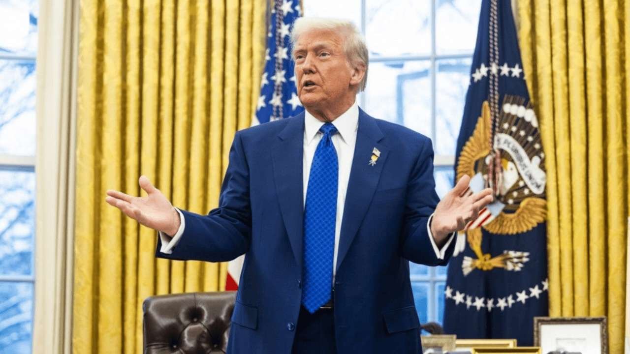 Trump: Hürmüz'ü biz kontrol ediyoruz, biz izin vermeden İran'a hiçbir şey giremez