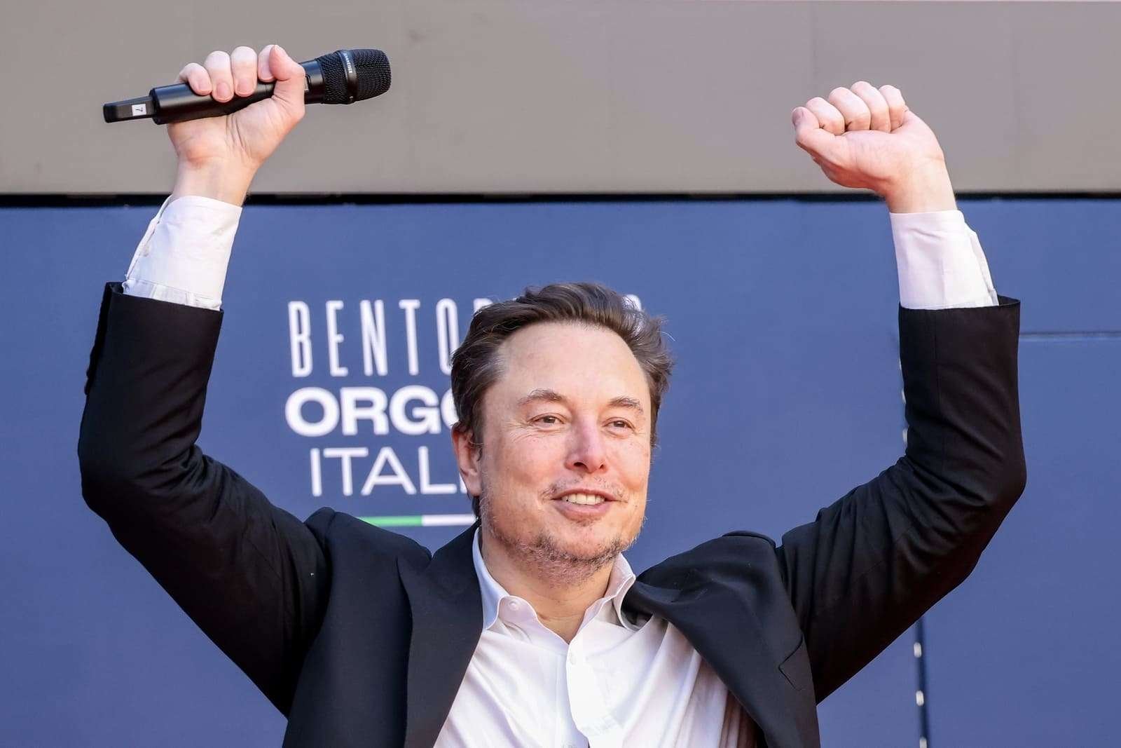Musk: SpaceX'in tüm verileri Grok'un eğitiminde kullanılacak