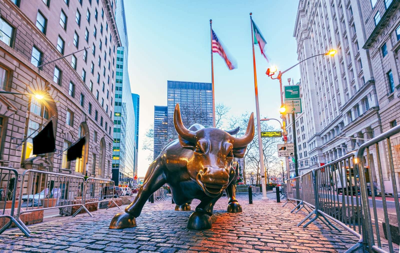 Vadeli endeksler Wall Street'te yeni rekorların kırılacağına işaret ediyorlar
