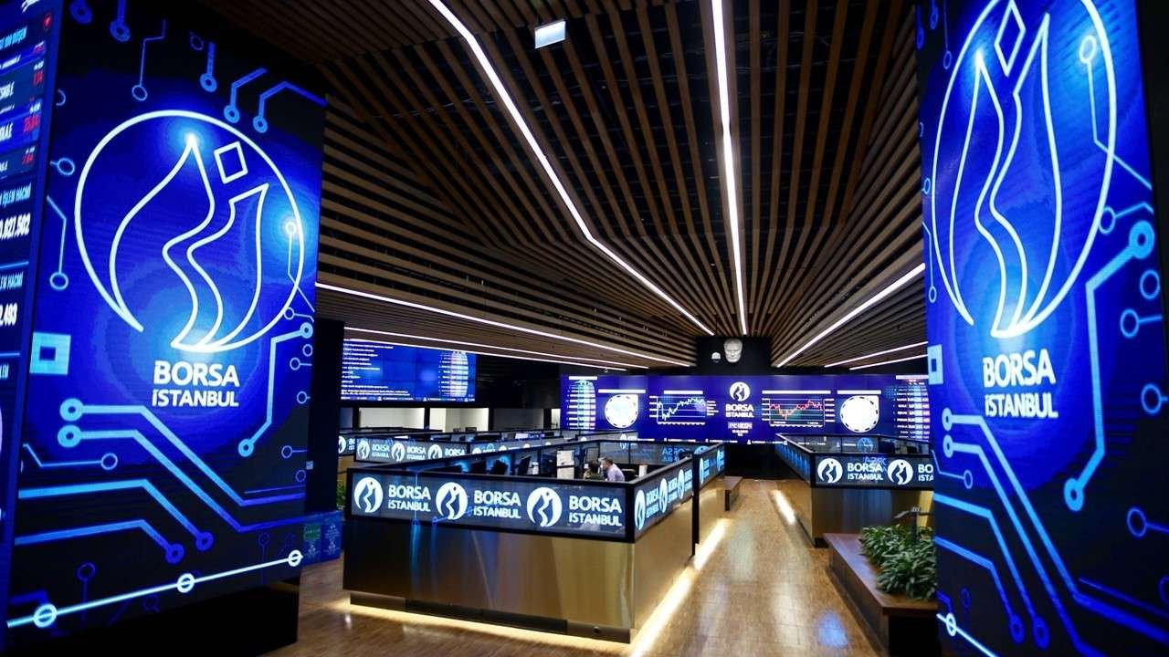 Yabancı yatırımcılar temmuzda Tüpraş ve THY'ye yönelirken Yapı Kredi ve Akbank'tan çıkış yaptı