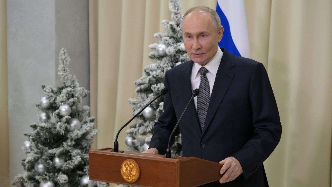 Putin: Rus ticari gemilerine el konulursa aynı şekilde karşılık vereceğiz