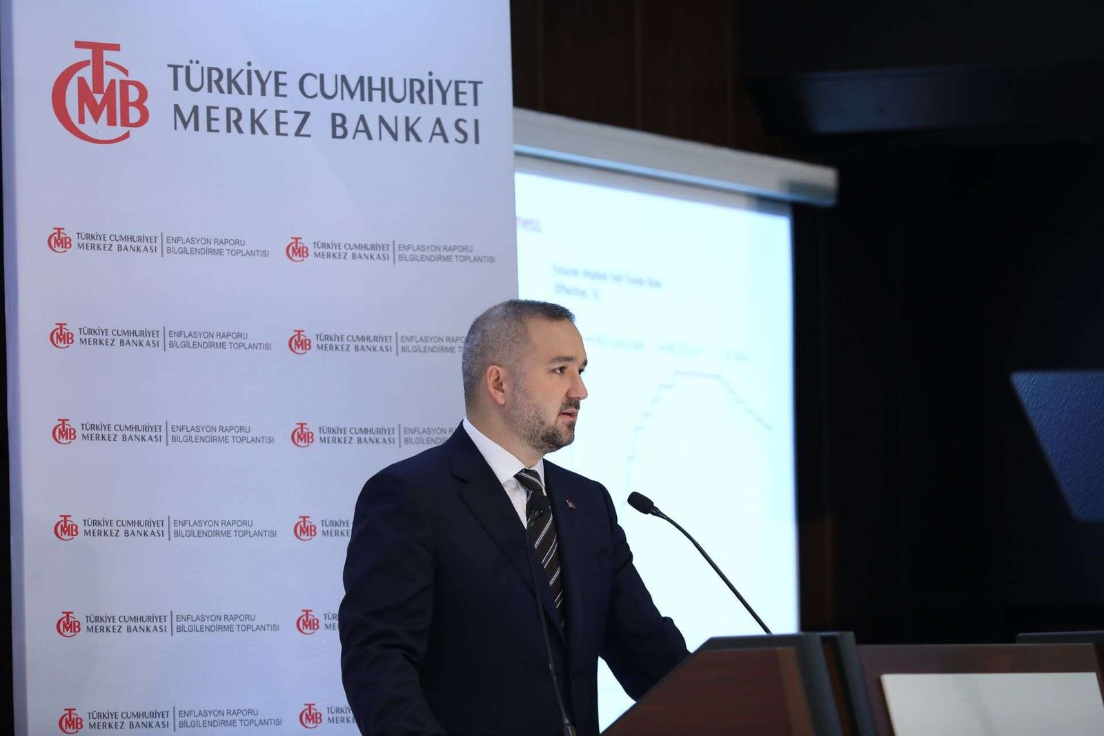 TCMB/Karahan: İç talepteki soğuma giderek belirginleşiyor
