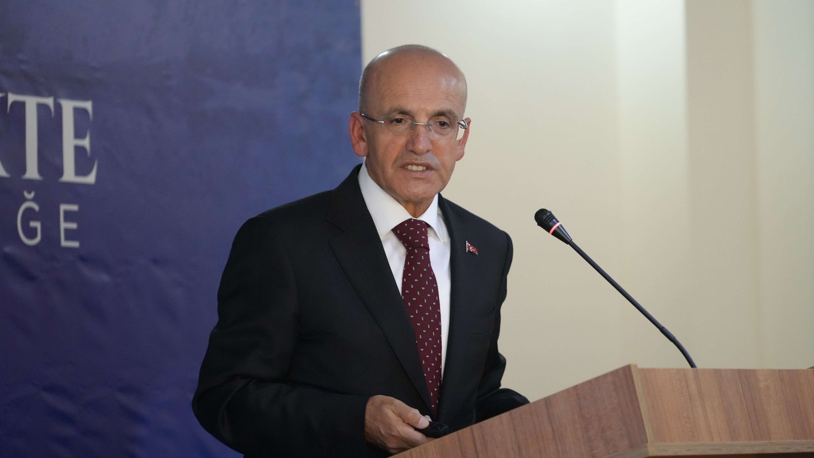 Şimşek: Cari açığın milli gelire oranı ikinci çeyrekte yaklaşık yüzde 2,3 olacak