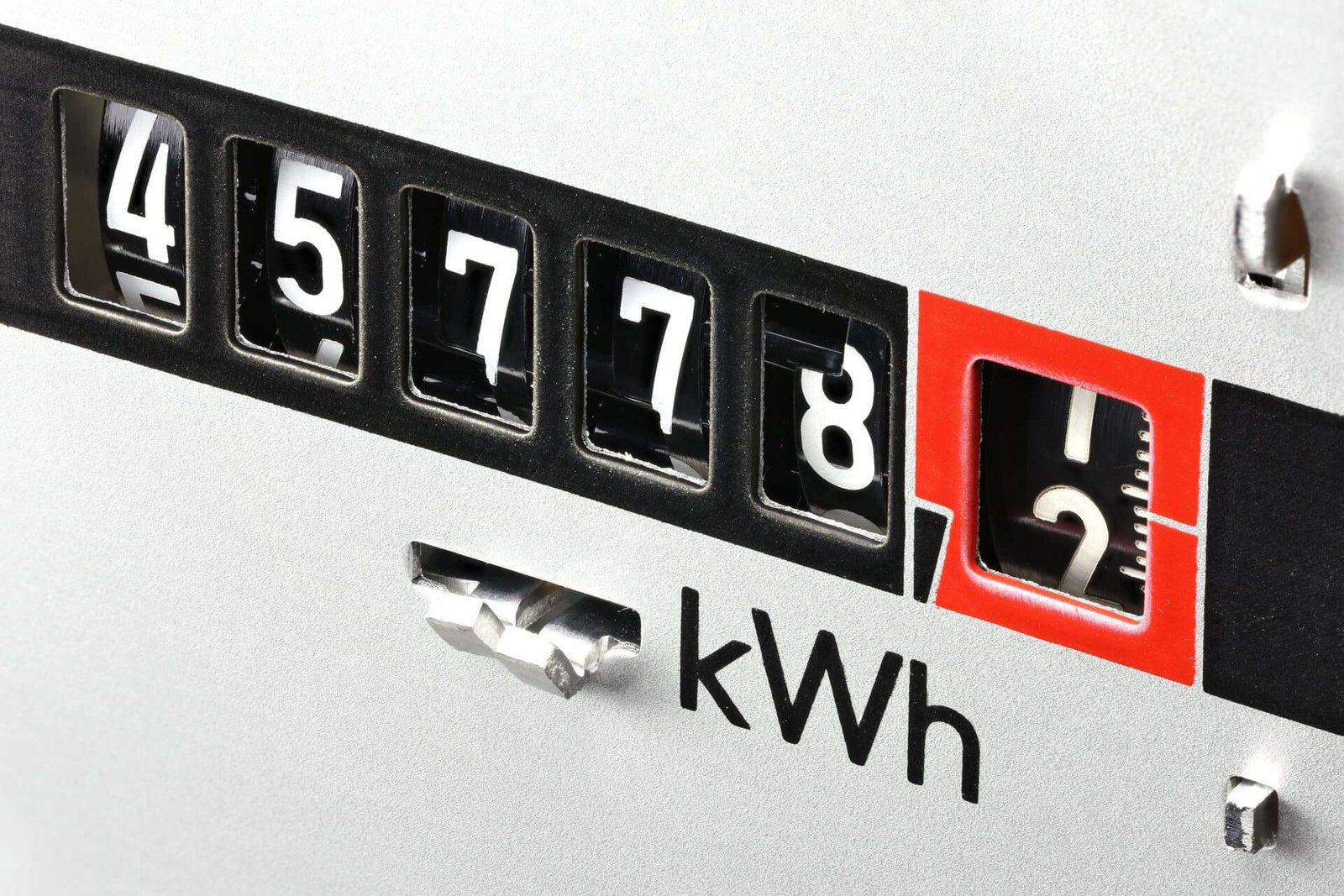 Elektrik tüketiminde artış, üretim artışını aştı