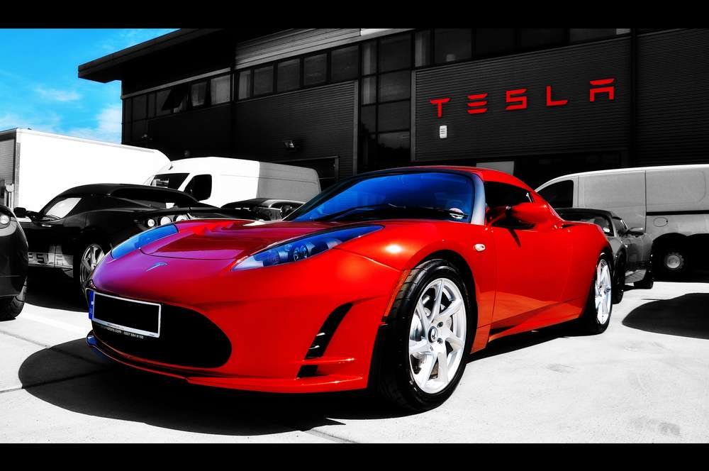 Tesla, yenilenen Roadster'ı bu ay tanıtabilir