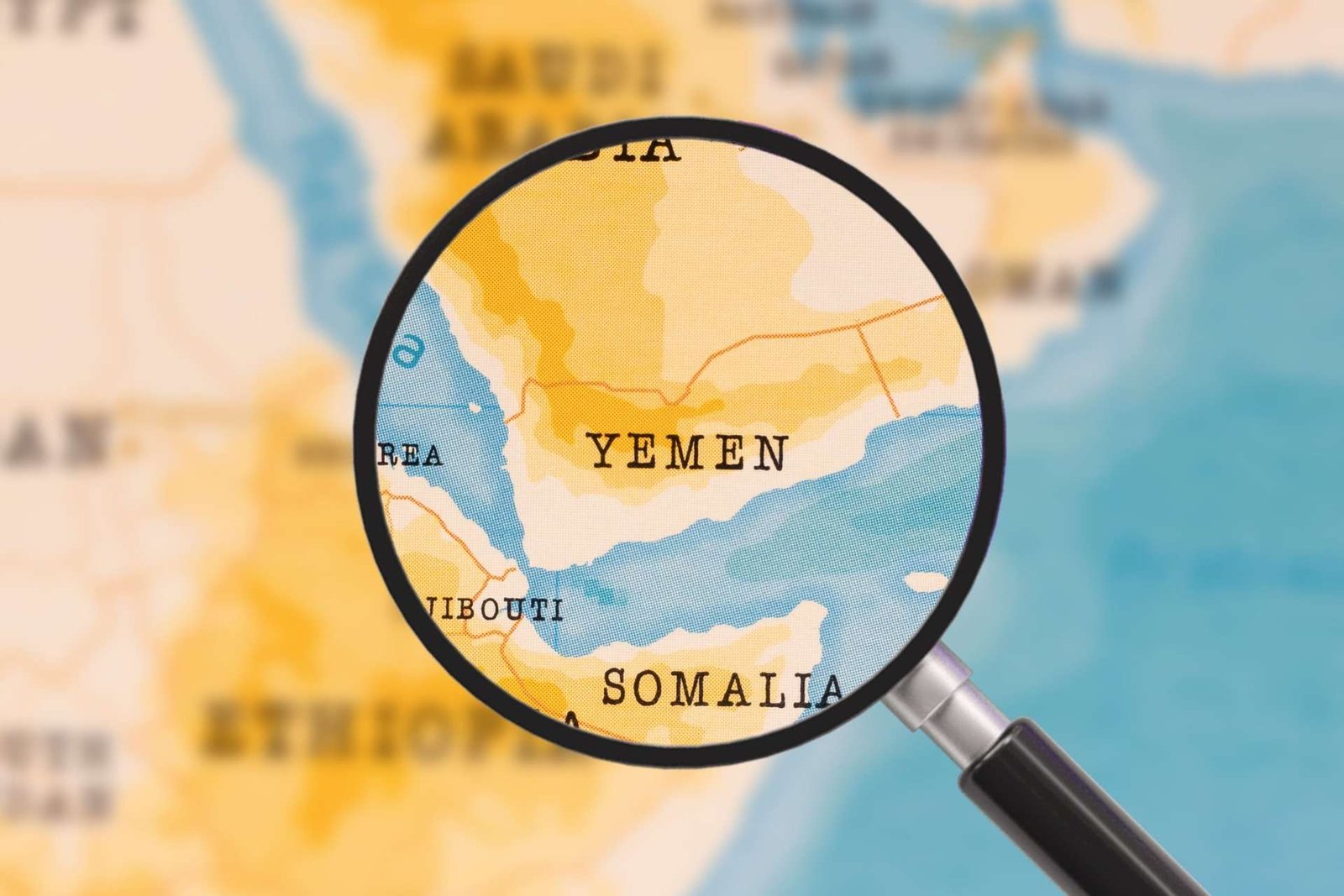 Yemen'de Mokha Limanı Husi saldırıları sonrası faaliyetlerini durdurdu