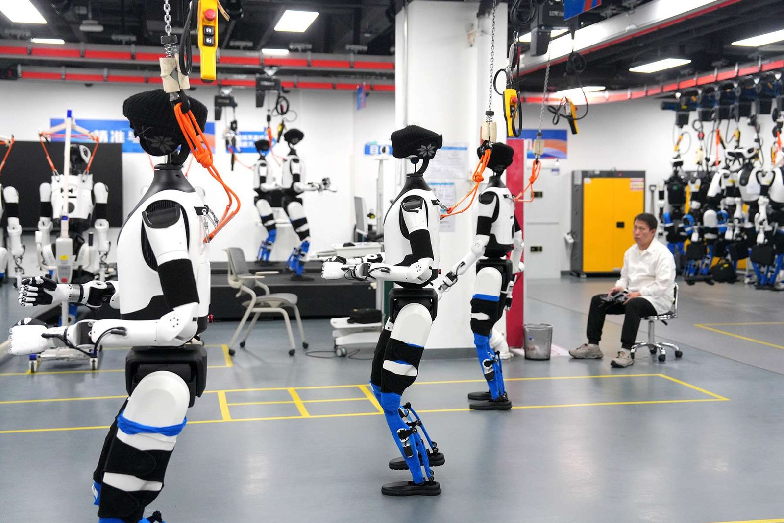 Çin'in insansı robotu 100 metre rekorunu daha da geliştirdi