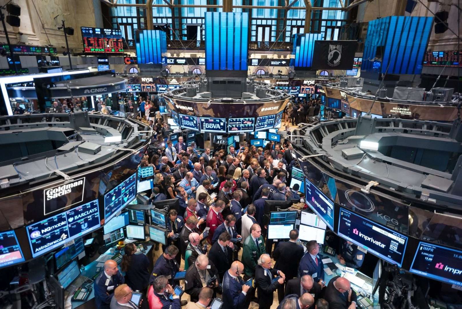 Wall Street Warsh'ın Jackson Hole konuşmasını bekliyor: Vadeli endeksler yatay