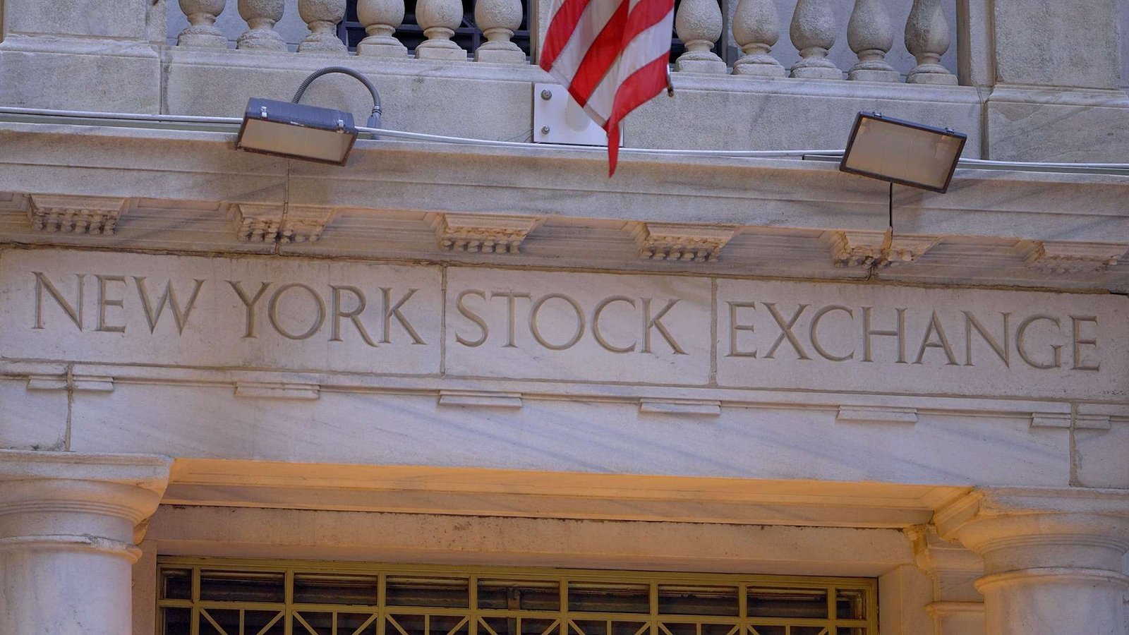 Hürmüz'de tansiyon yükseldi, Wall Street düştü