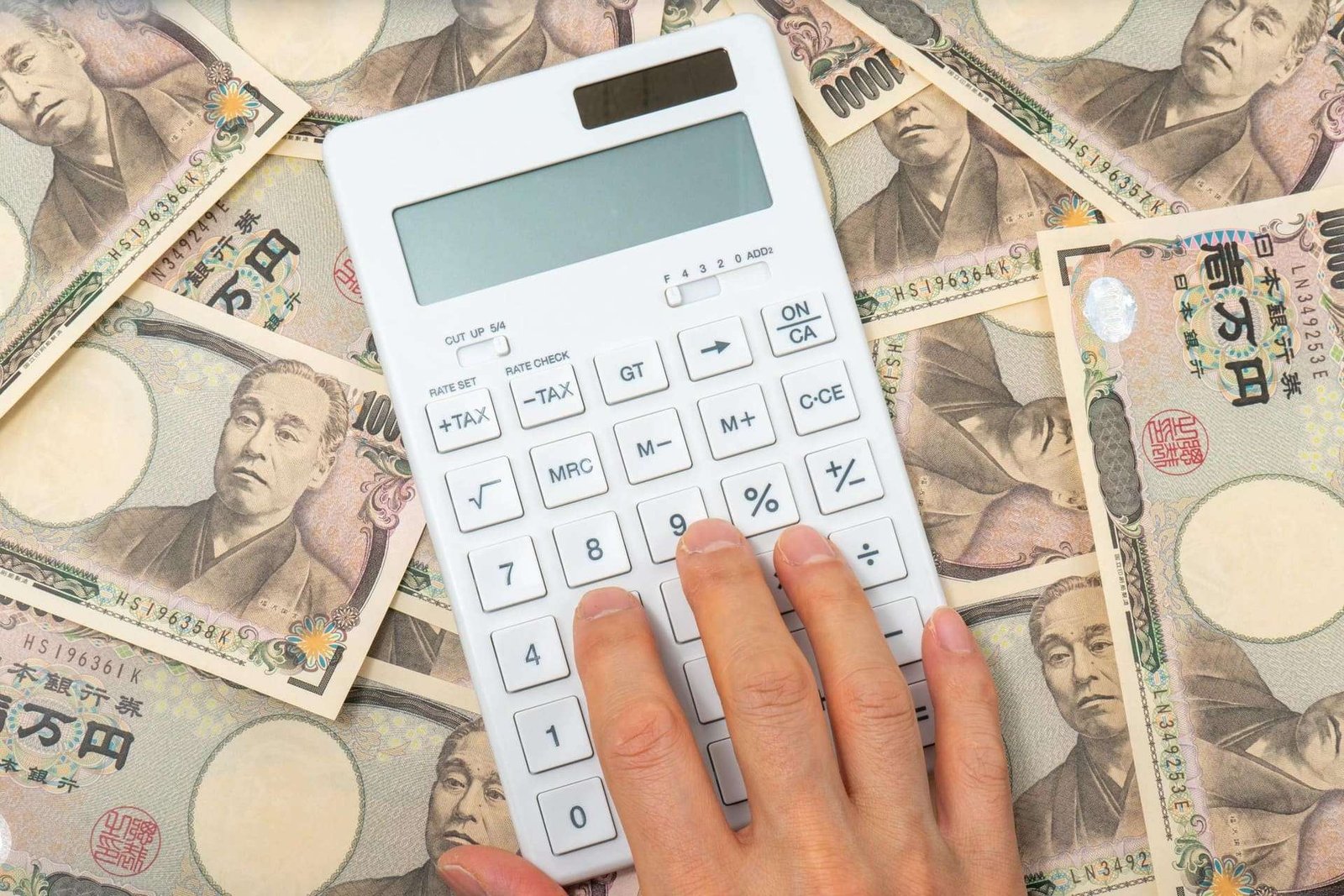 Japonya'da bakanlıkların 2027 bütçe talepleri rekora koşuyor