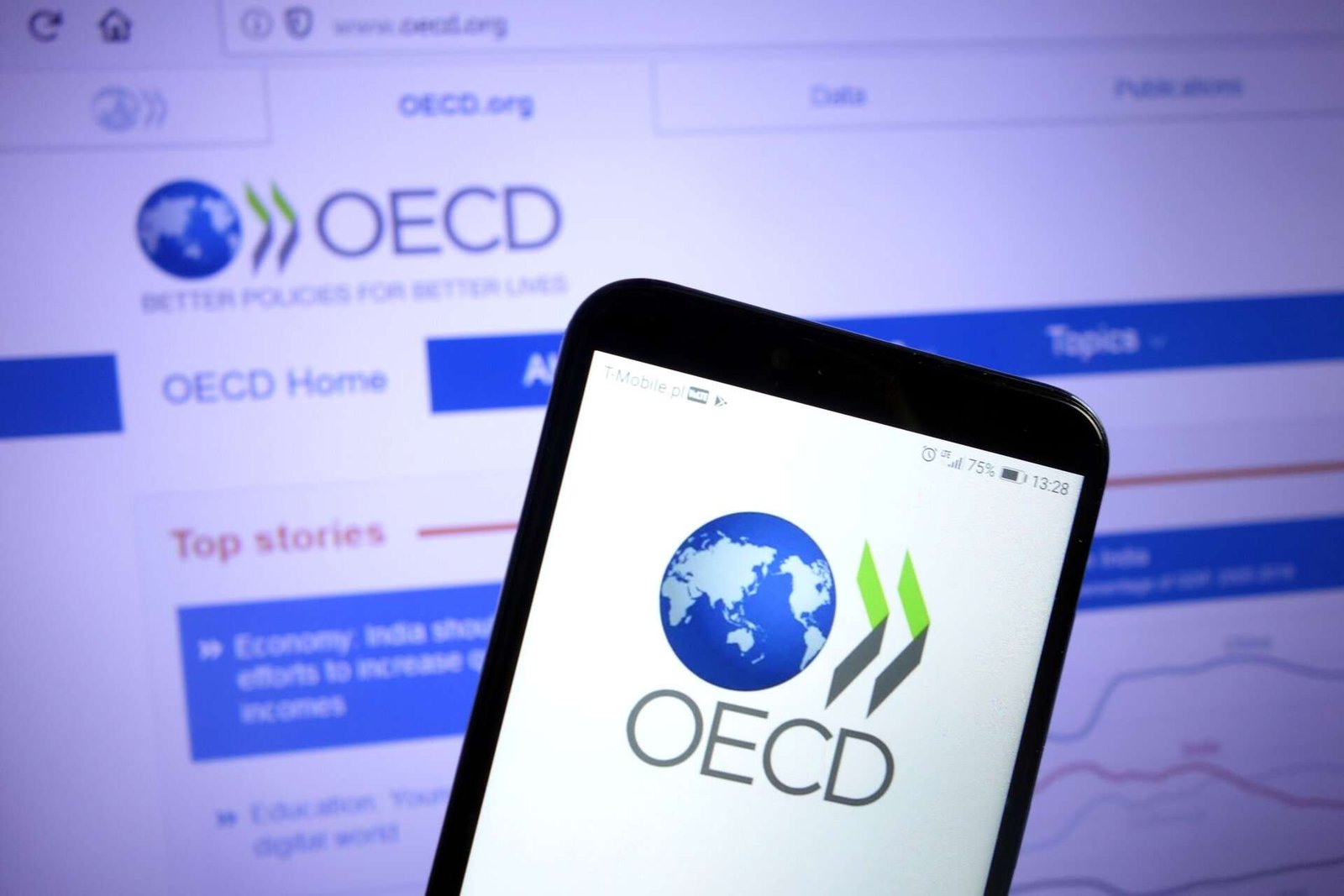 OECD 2026 küresel büyüme tahminini yükseltti, 2027 görünümünü aşağı çekti