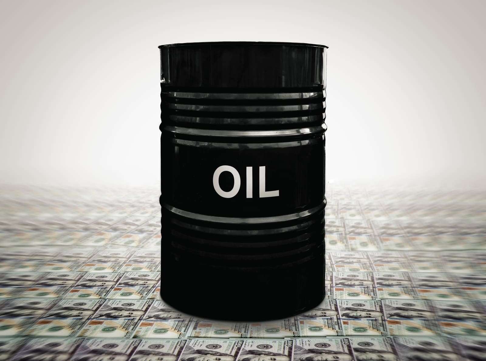 Wells Fargo, 2027 petrol fiyat tahminlerini yükseltti