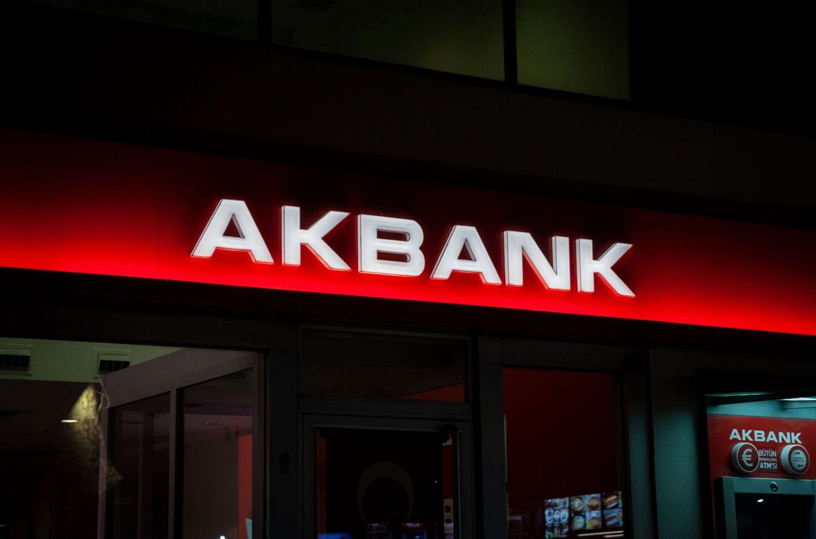 Akbank'a Rekabet Kurulu ile anlaştı, 1,71 milyar TL ceza ödeyecek