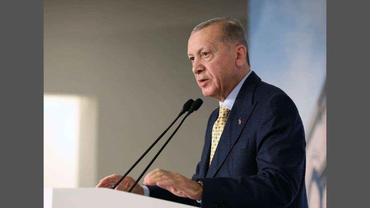 Erdoğan: Emekliler için yasal düzenlemeyi yıl sonuna kadar hayata geçirmeyi ümit ediyoruz